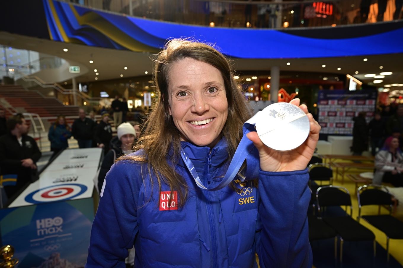 Sara Hector med sitt OS-silver från Milano-Cortina i februari. Foto: Magnus Lejhall/TT