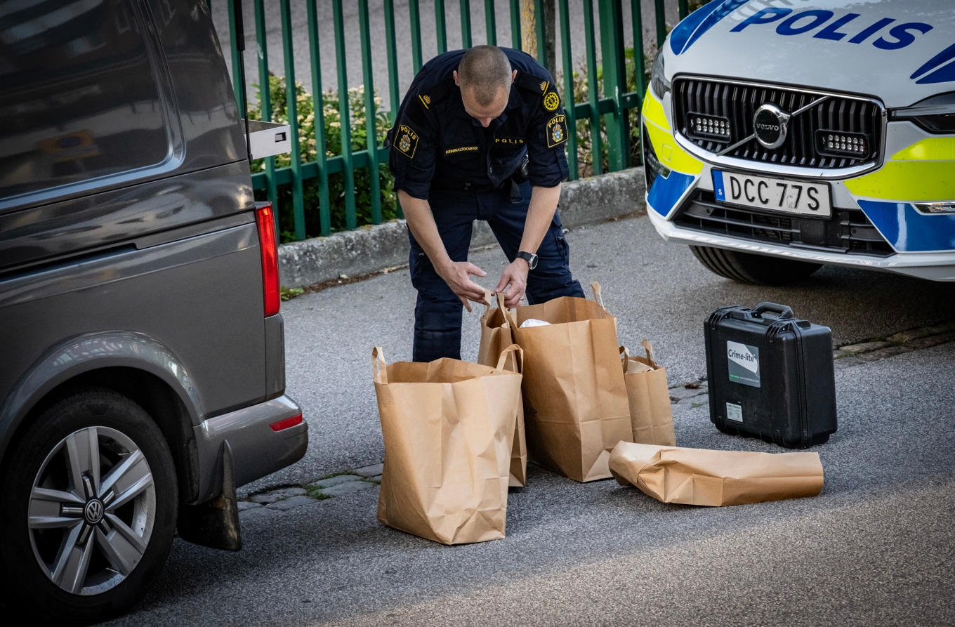 Polis och kriminaltekniker på plats i Malmö. Foto: Johan Nilsson / TT