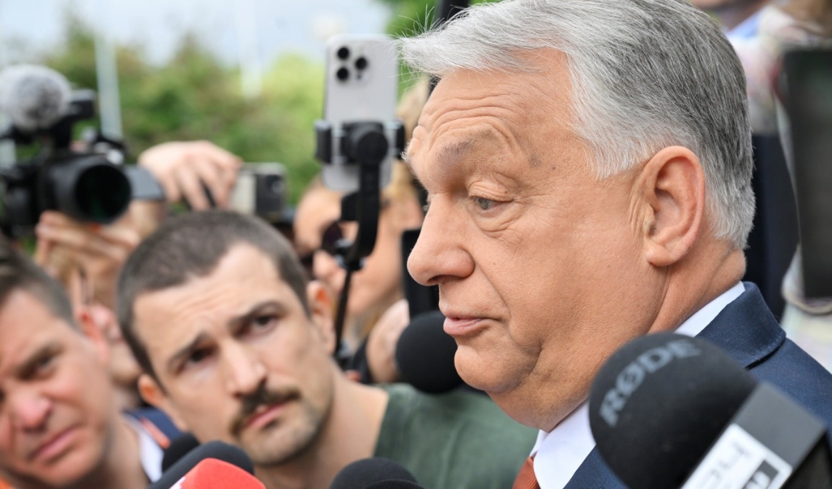 Ungerns tidigare premiärminister Viktor Orbán då han anlände till sitt parti Fidesz kongress i Budapest på lördagen. Foto: Zoltan Mathe/AP/TT