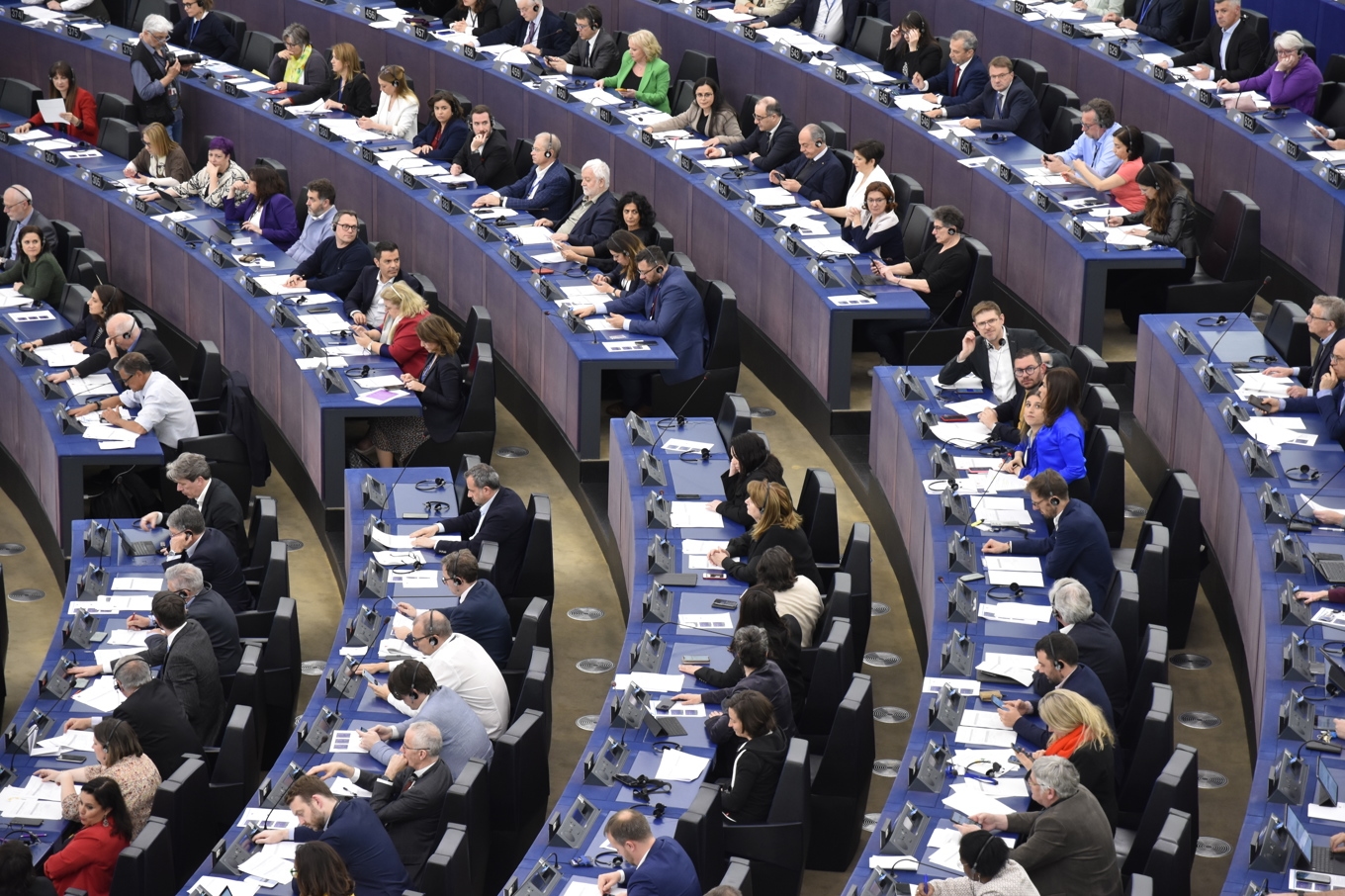 EU-parlamentsledamöter på plats inne i plenisalen i Strasbourg. Arkivbild. Foto: Wiktor Nummelin/TT