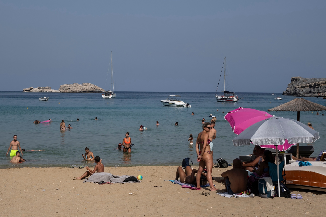 Strandliv på Rhodos, Grekland. Arkivbild. Foto: Petros Giannakouris/AP/TT