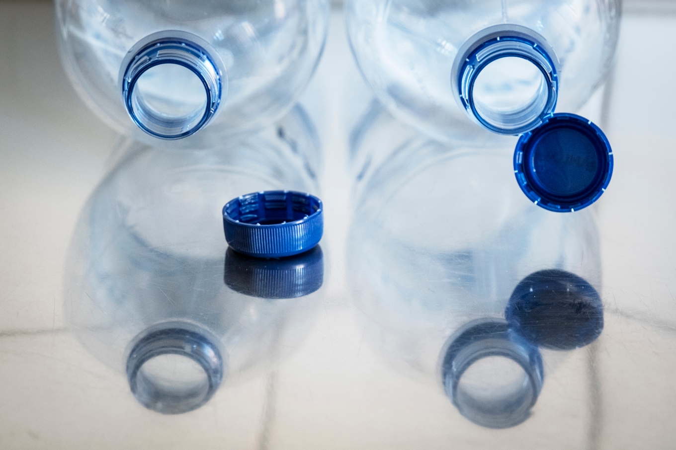 Nedskräpningen med plastkorkar har minskat efter de nya reglerna. Arkivbild. Foto: Helena Landstedt/TT