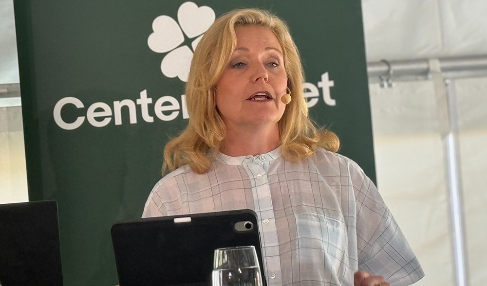 Partiledare Elisabeth Thand Ringqvist presenterar Centerpartiets nya jobbsatsning. Foto: Staffan Erfors