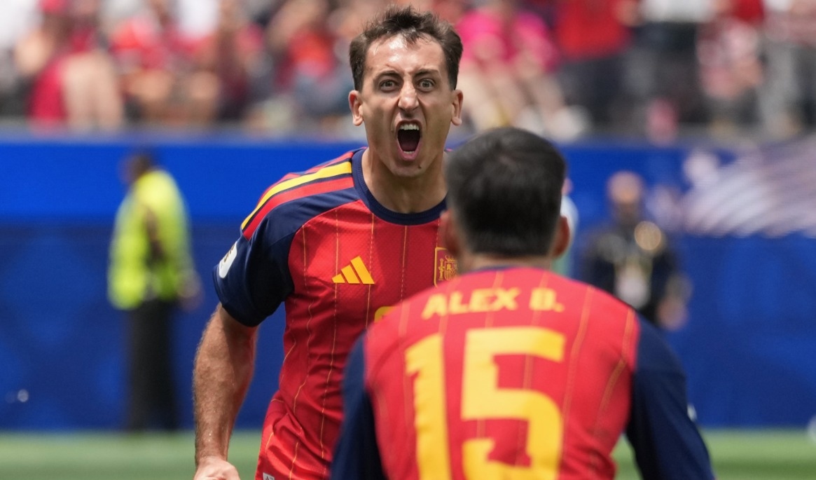 Spaniens Mikel Oyarzabal gjorde sitt tredje och fjärde mål för mästerskapet mot Österrike. Foto: Jae C. Hong/AP/TT