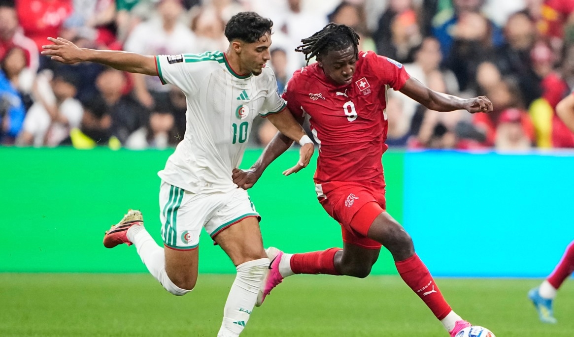 Johan Manzambi (9) stod för en läcker framspelning mot Algeriet i fotbolls-VM. Foto: Lindsey Wasson/AP/TT