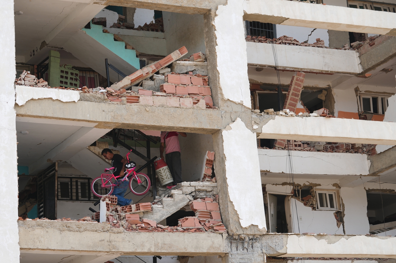Förstörelsen är stor i Venezuela. Foto: Ariana Cubillos/AP/TT