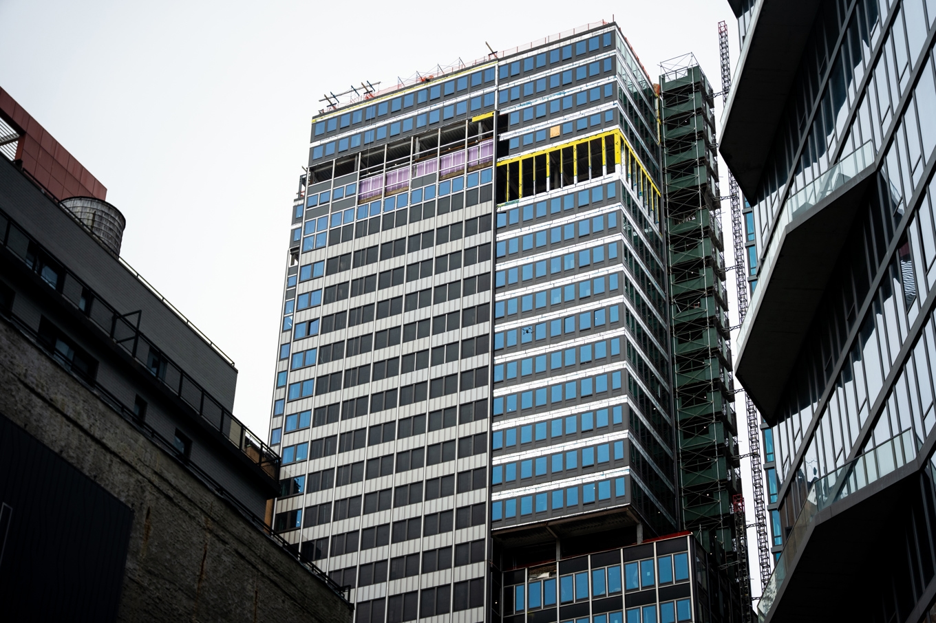 Byggnaden på 42:a gatan på den östra delen av Midtown riskerar att rasa. Foto: Angelina Katsanis/AP/TT