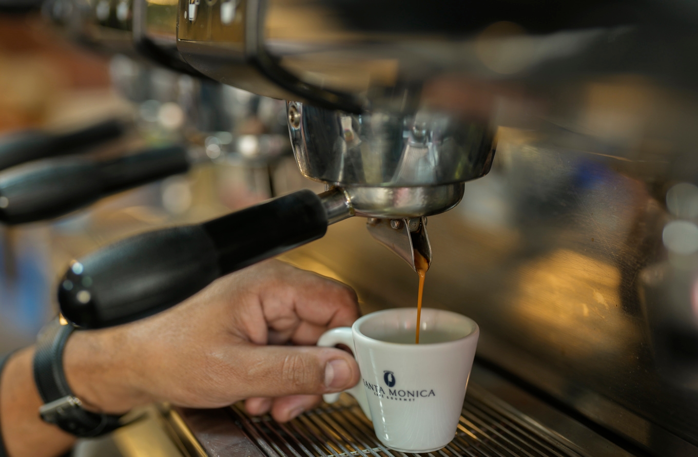 Dyra droppar här för att stanna, enligt kaffetillverkaren Lavazza. Arkivbild Foto: Andre Penner AP/TT