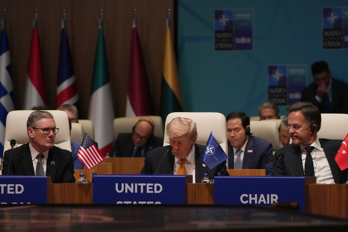 Storbritanniens premiärminister Keir Starmer, USA:s president Donald Trump och Natos generalsekreterare Mark Rutte. Foto: Alastair Grant /AP/TT