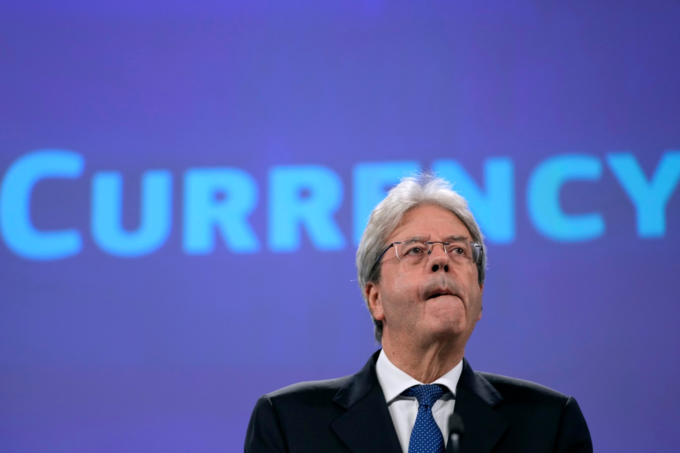 EU:s förre ekonomikommissionär Paolo Gentiloni föreslog införandet av en digital euro redan i juni 2023. Arkivbild. Foto: Virginia Mayo/AP/TT