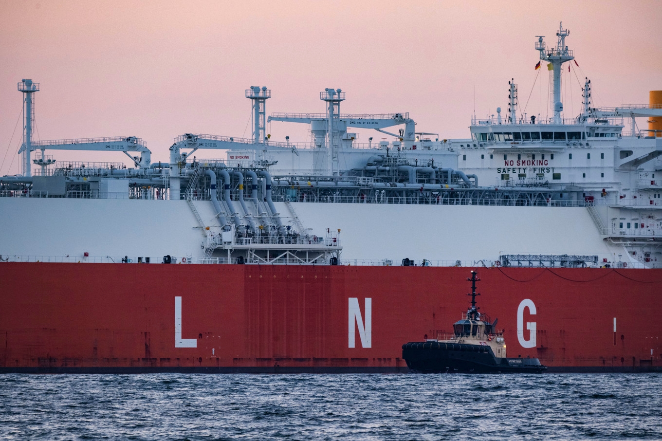 Tankfartyg med LNG i tysk hamn. Arkivbild Foto: Stefan Sauer DPA/AP/TT