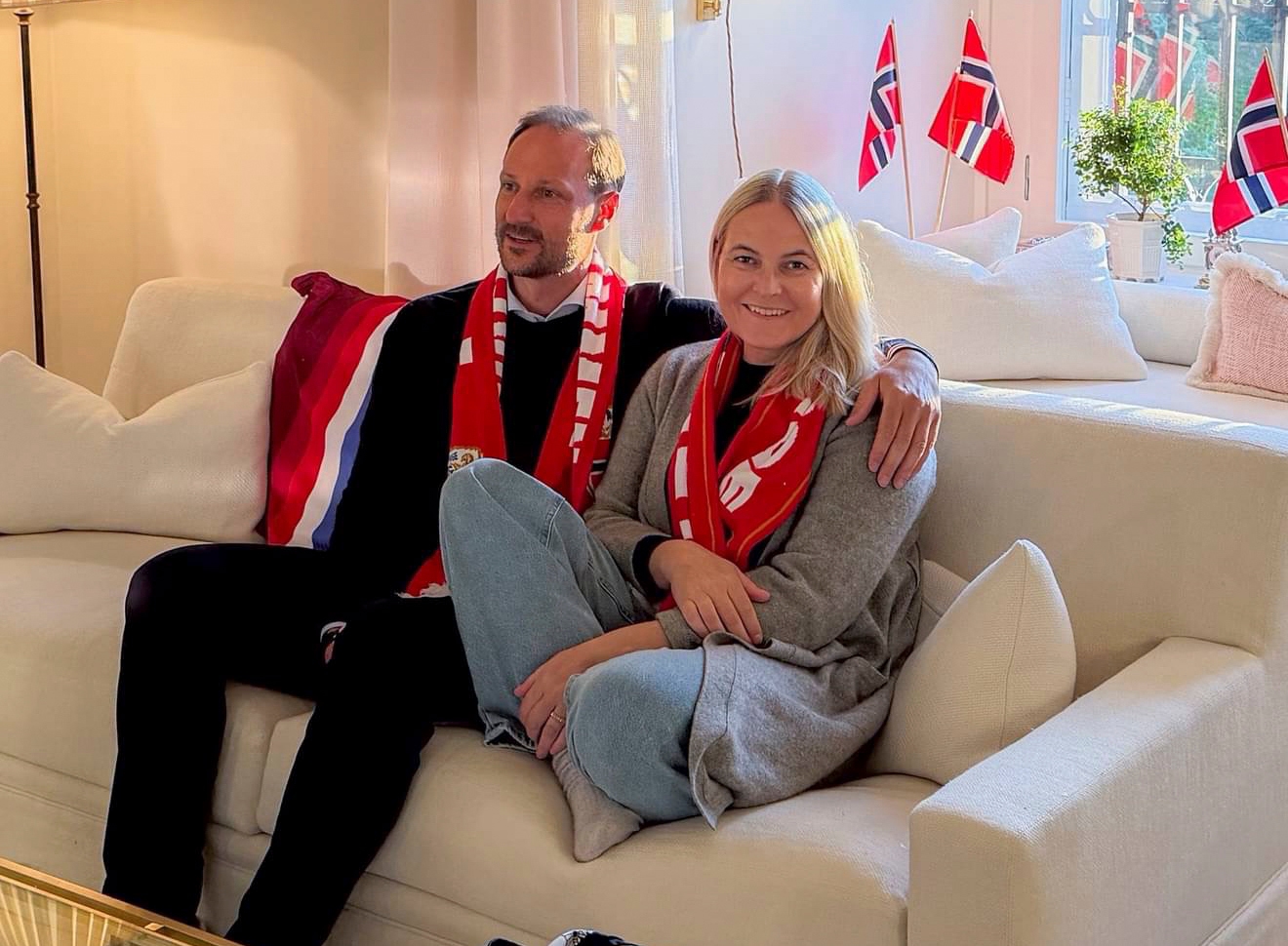 Den 6 juli var Mette-Marit hemma på slottet för att se VM-fotboll. Foto: Norska kungahuset