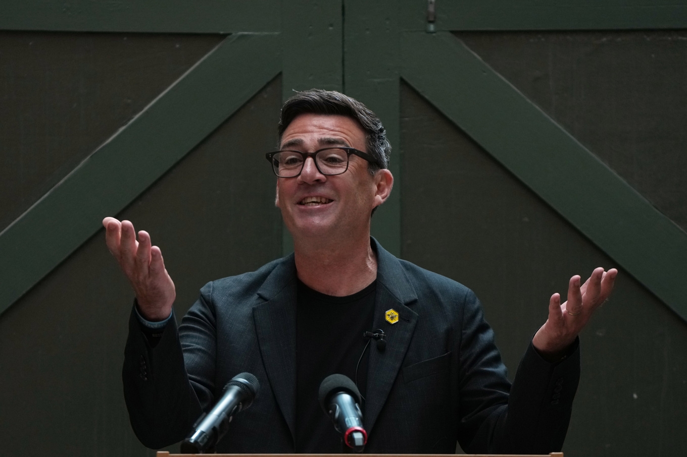 Andy Burnham. Bilden togs då han höll tal i Manchester i slutet av juni. Foto: Alastair Grant/AP/TT