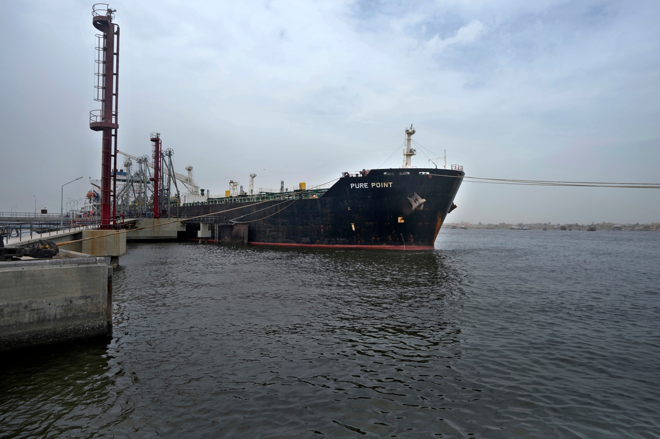En rysk oljetanker i Pakistan i juni 2023. Arkivbild. Foto: Fareed Khan/Karachi Port Trust/AP/TT