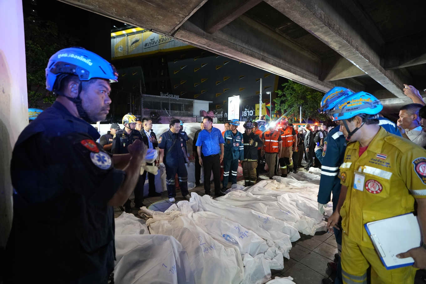Många omkom i branden i Bangkok och ett stort antal vårdas fortfarande med skador. Foto: Sakchai Lalit /AP/TT