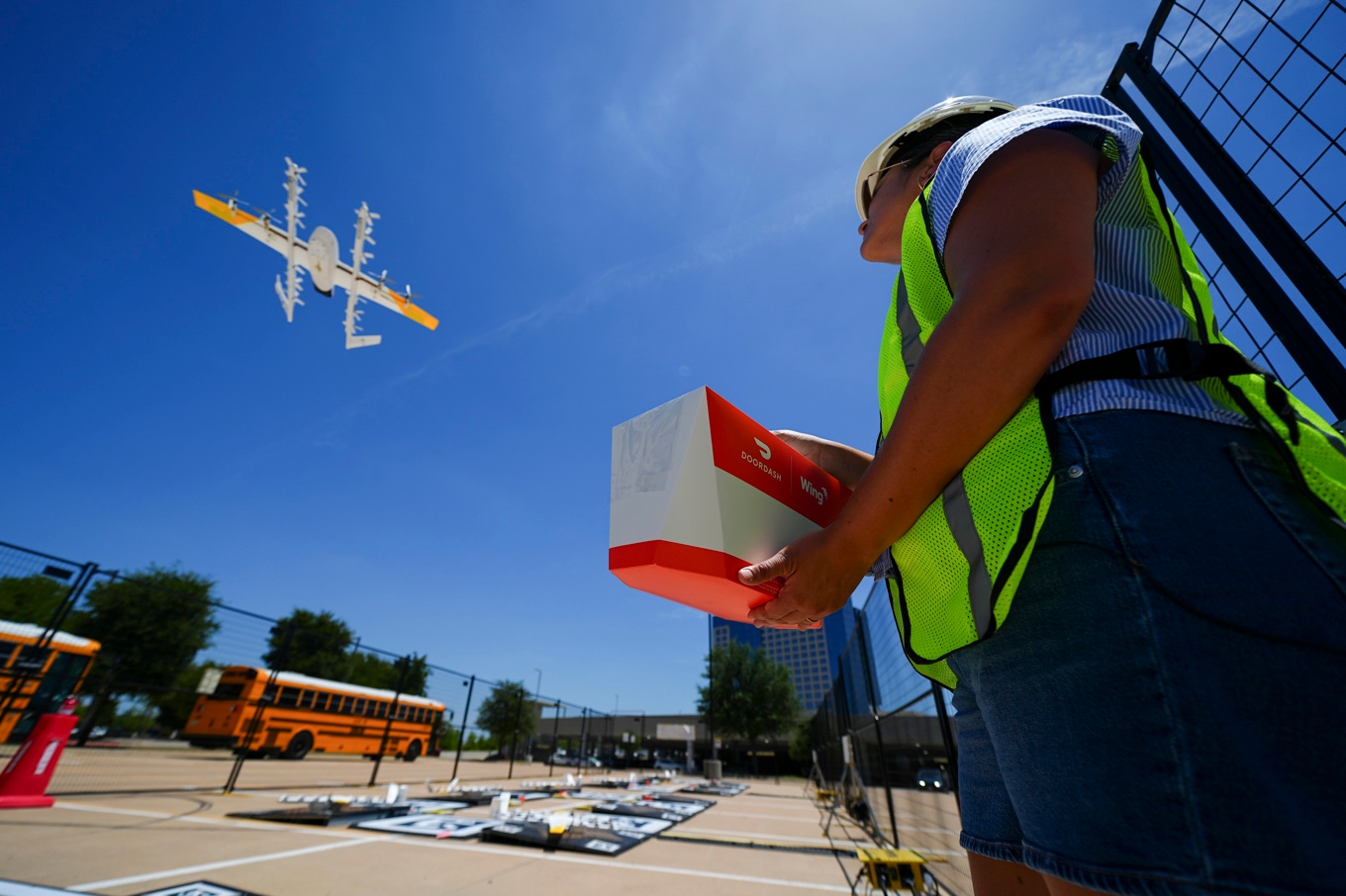 En drönare tillhörandes Doordash. Arkivbild. Foto: Julio Cortez/AP/TT