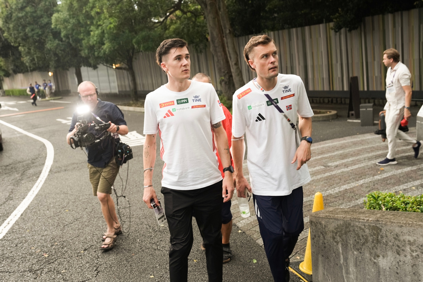 Jakob Ingebrigtsen, vänster, och Filip Ingebrigtsen, höger, är uttagna i Norges EM-trupp. Arkivbild. Foto: Heiko Junge/NTB/TT
