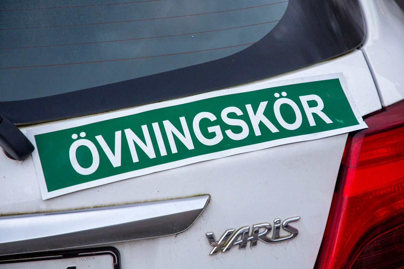 Nu från och med den 1 augusti slopas kravet på introduktionsutbildning för handledare och elever vid privat övningskörning. Arkivbild. Foto: Martina Holmberg / TT