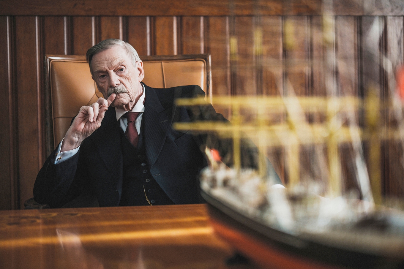 Jesper Christensen som H.N. Andersen i ”Matadorerna – dynastin Mærsk”. Foto: DR