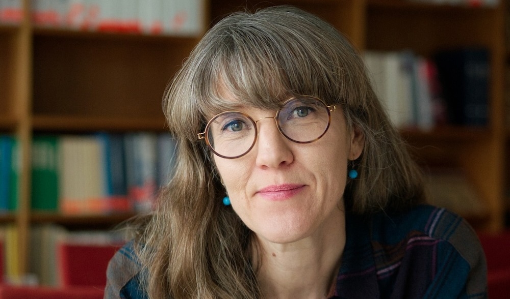 Karin Sennefelt tilldelas Disapriset 2026. Foto: Elin Larsson Heppling