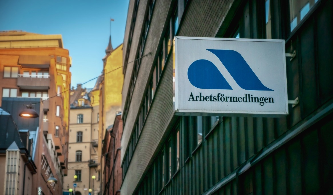 I mitten av juni infördes lagen om informationsplikt. Det innebär att myndigheter, såsom Arbetsförmedlingen och Kronofogden, är skyldiga att informera polis och Migrationsverket om en person misstänks befinna sig illegalt i Sverige. Foto: Bilbo Lantto