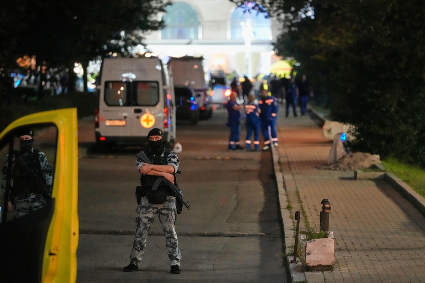 Tre personer dödades när bomben exploderade. Foto: Pavel Bednyakov /AP/TT