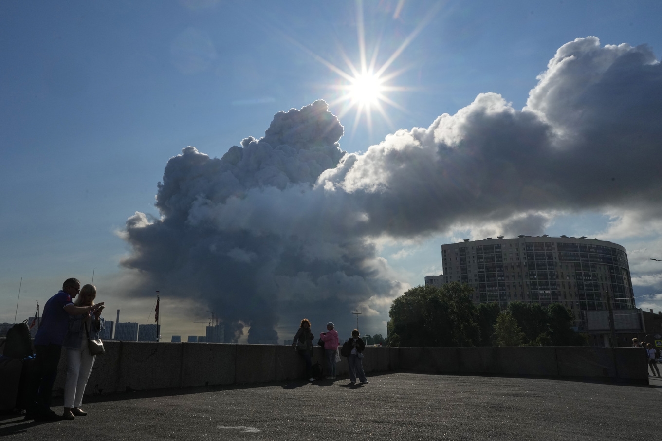 Ukraina pekar ut Wildberries som viktig leverantör i kriget, och anfallen mot företaget märks i Rysslands största städer. Bild tagen i S:t Petersburg i slutet av juli. Foto: UGC via AP/TT