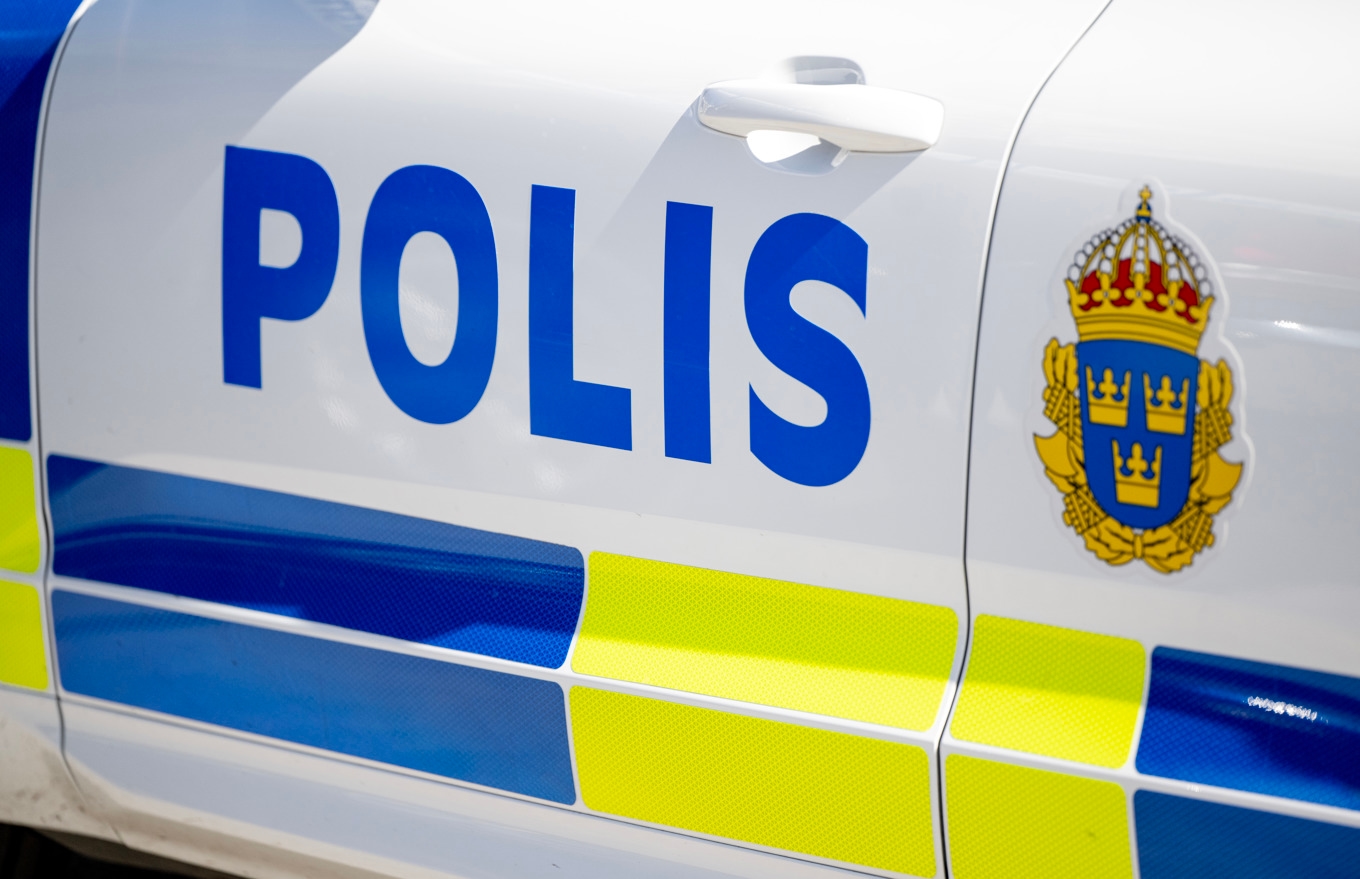 Mannen fördes till sjukhus med allvarliga skador. Vid 16-tiden uppger polisen att han avlidit. Arkivbild. Foto: Christine Olsson/TT