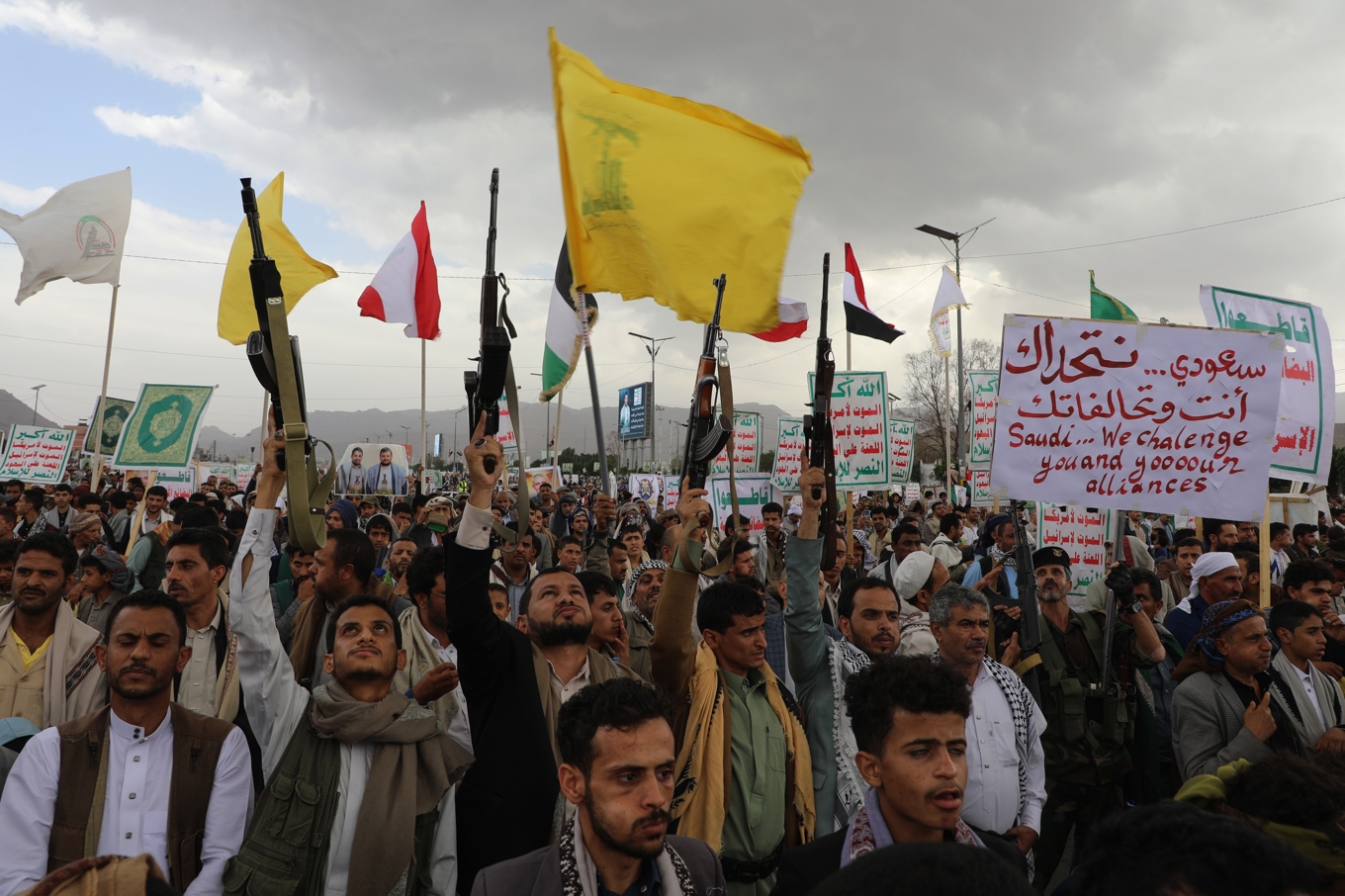 Huthianhängare under en demonstration i Sanaa mot den saudiledda koalitionen i slutet av juli. Foto: Osamah Abdulrahman/AP/TT