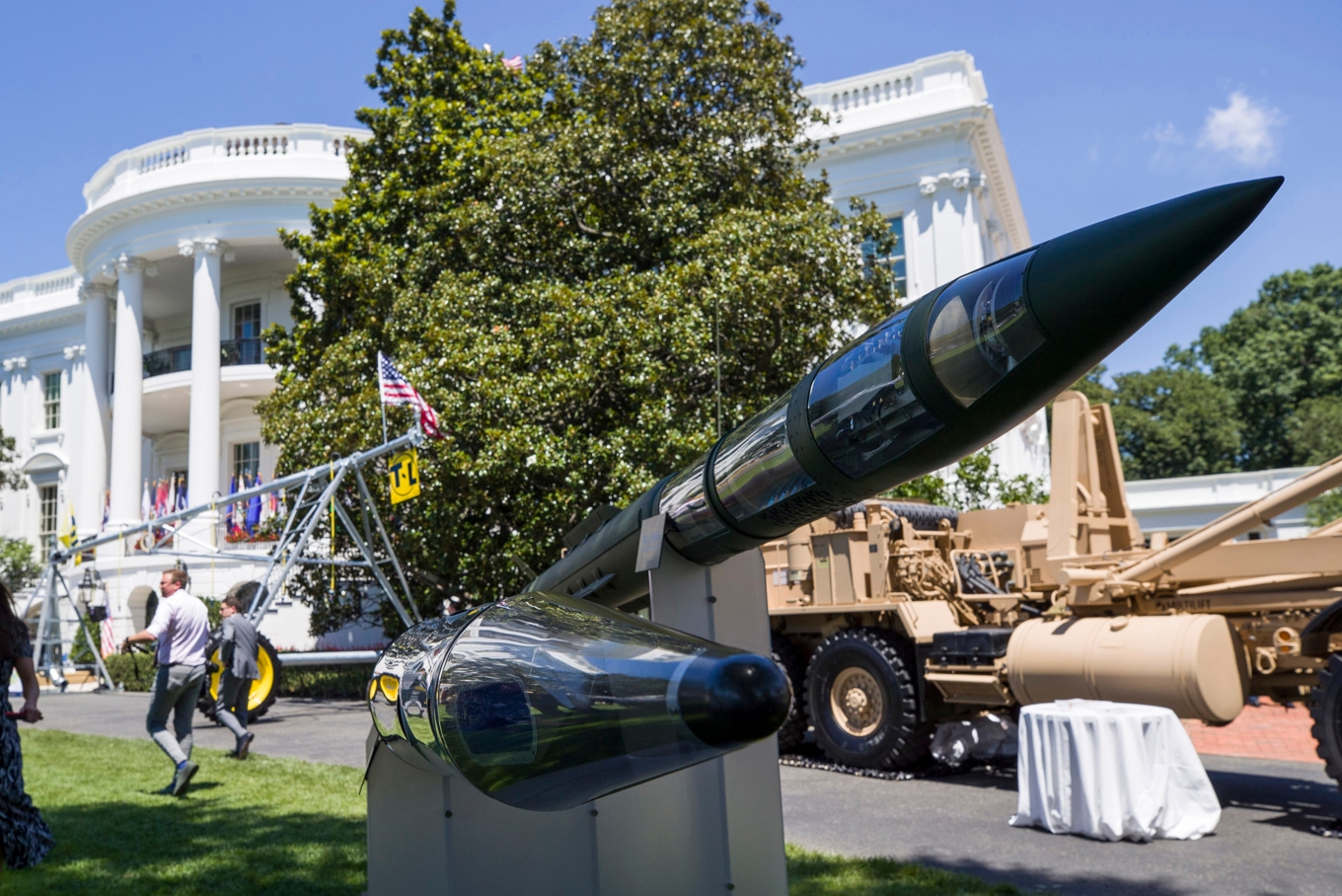 Robotsystemet Thaad visas upp utanför Vita huset. Arkivbild. Foto: Alex Brandon/AP/TT