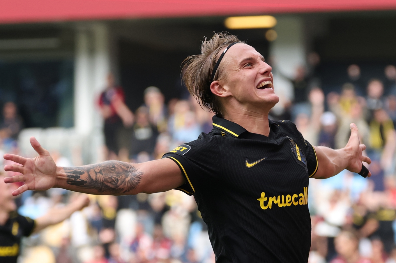 AIK:s Linus Carlstrand gjorde två mål i sin första start för klubben borta mot Örgryte. Foto: Adam Ihse/TT