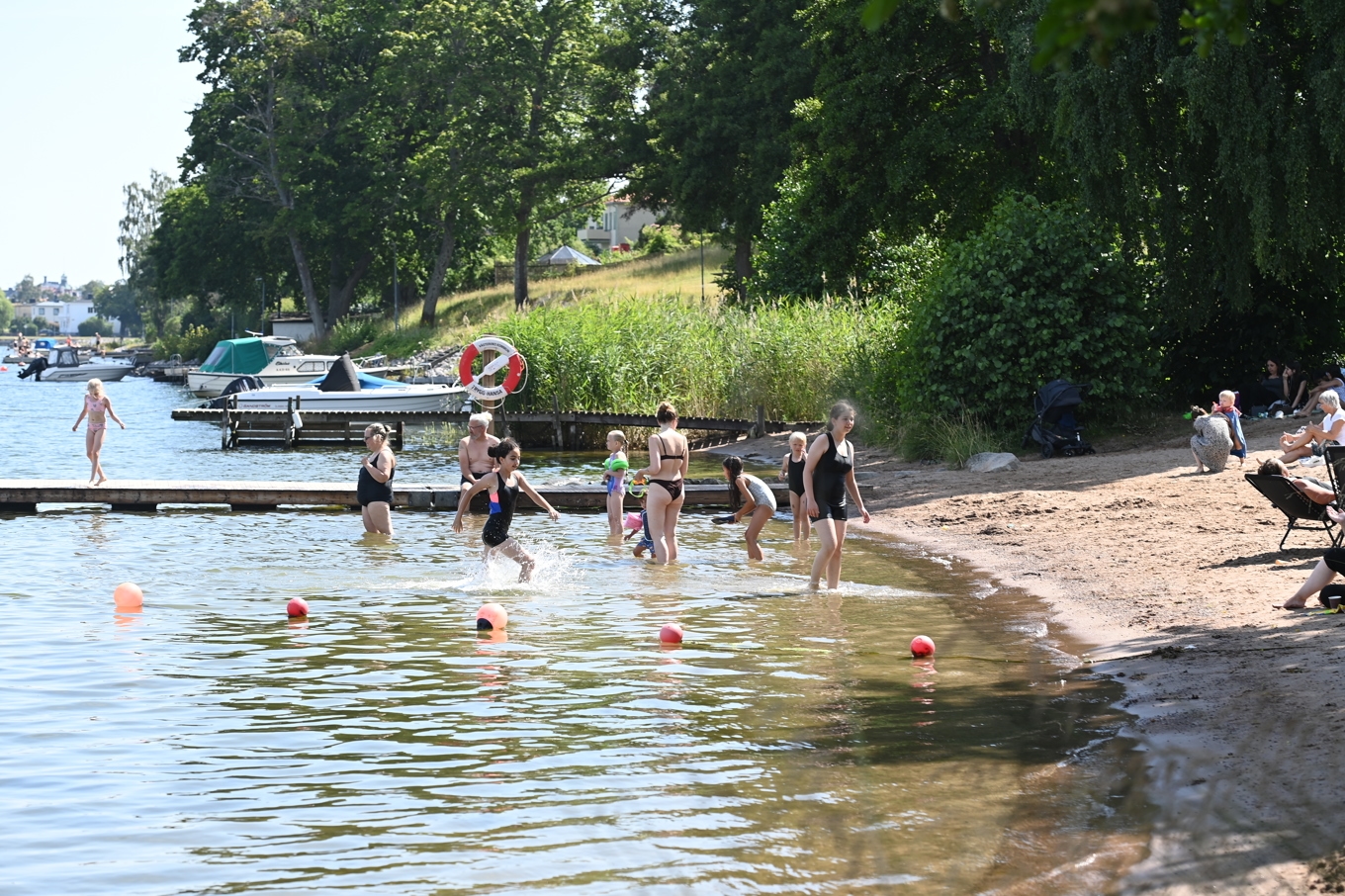 Höga temperaturer väntar när sommarlovet lider mot sitt slut. Arkivbild. Foto: Anna Hållams/TT