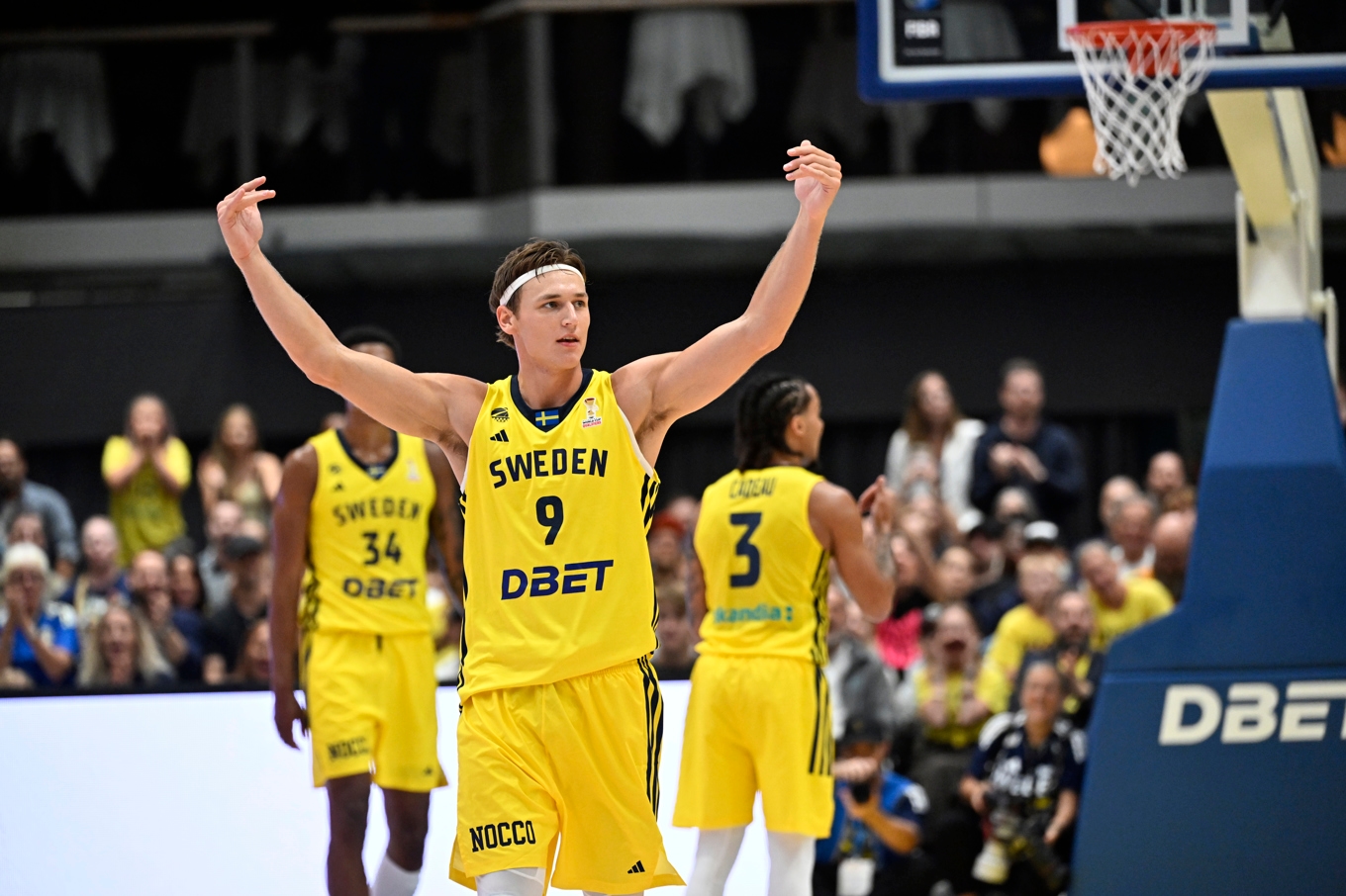 SVT sänder landslagets matcher, med NBA-stjärnan Pelle Larsson. Arkivbild. Foto: Pontus Lundahl/TT