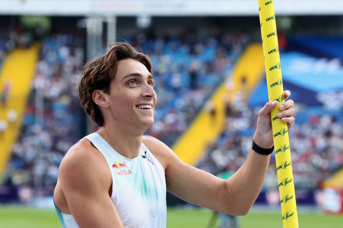 Armand Duplantis under Diamond League-galan i Polen. Foto: Beata Zawrzel/AP/TT