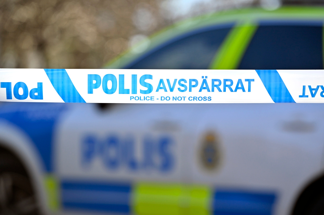 Polis och ambulans larmades till adressen vid 9.30-tiden på söndagen. Foto: Pontus Lundahl/TT