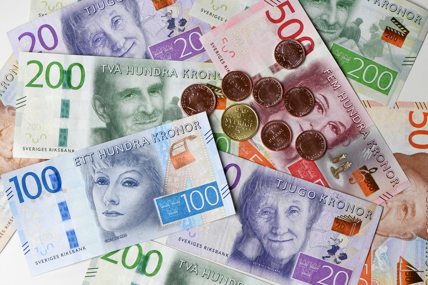 Den svenska kronan har försvagas rejält mot den amerikanska dollarn i år. Arkivbild. Foto: Fredrik Sandberg/TT