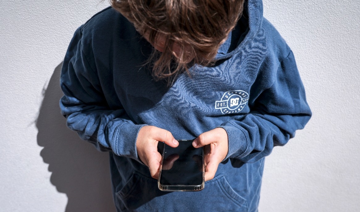 Sedan drygt nio månader tillbaka är det förbjudet för unga under 16 år i Australien att använda sociala medier. Foto: David Gray/AFP via Getty Images