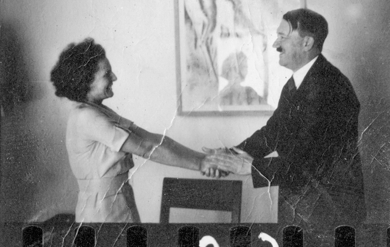 Historien sammanfattad i en bild: filmaren Leni Riefenstahl och führern Adolf Hitler. foto: Bayerische Staatsbibliothek Bildarchiv