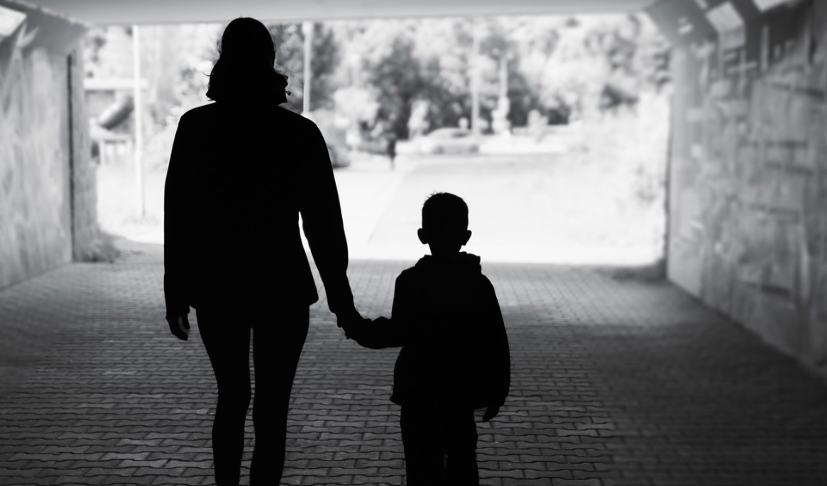 Omhändertagande av barn är en känslig fråga som kan väcka starka känslor gentemot socialtjänsten. Foto: KieferPix/Shutterstock