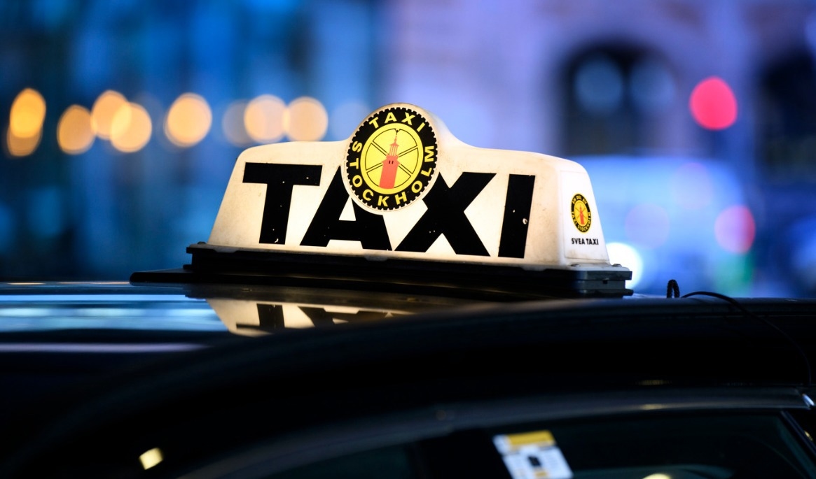 Taxichauffören från Rinkeby har redan röstat, berättade han för Staffan Heimerson. Foto: Jessica Gow / TT