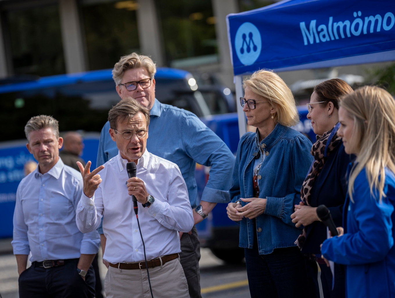 Moderata ministrarna Pål Jonson, Ulf Kristersson, Gunnar Strömmer, Elisabeth Svantesson och Maria Malmer Stenergard håller valmöte på Gustav Adolfs torg i Malmö på lördagen. Foto: Johan Nilsson/TT