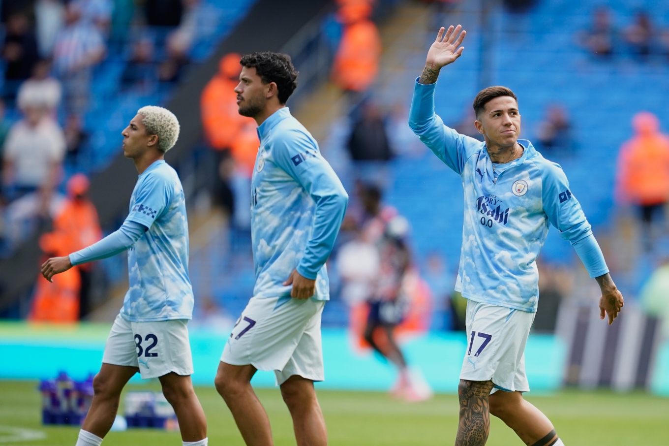 Manchester Citys nyförvärv Enzo Fernandez, till höger, gjorde debut för Manchester City. Foto: Dave Thompson/AP/TT