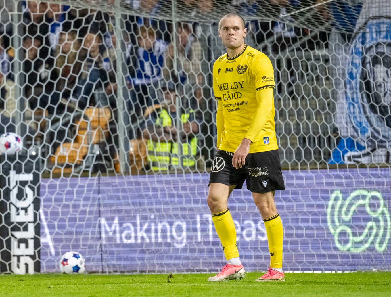 Mjällby Jacob Bergström deppar under måndagens match mot IFK Göteborg i fotbollsallsvenskan. Foto: Johan Nilsson/TT