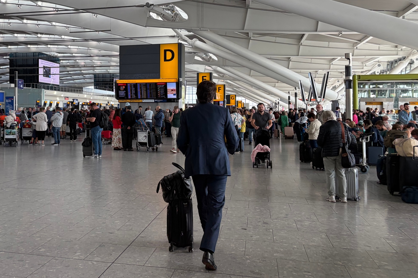 Många passagerare, bland annat på flygplatsen Heathrow i London, fick sina flyg inställda på onsdagen. Foto: Ellie Crabbe/AP/TT