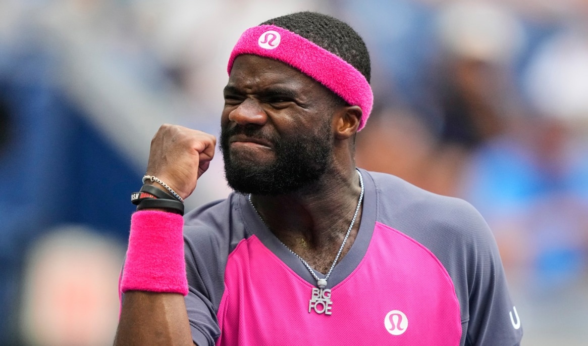 Frances Tiafoe vann kvartsfinalen mot Alex Michelsen. Foto: Yuki Iwamura/AP/TT