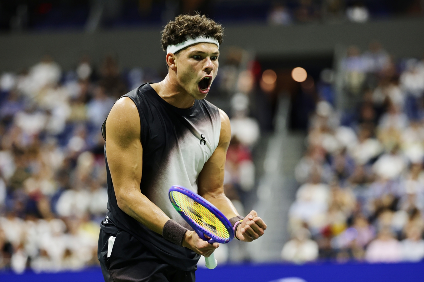 Ben Shelton slog ut Carlos Alcaraz i US Opens kvartsfinal. Foto: Adam Hunger /AP/TT
