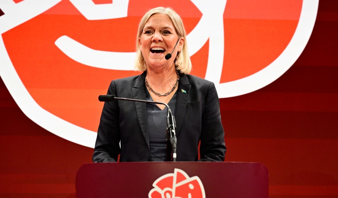 Partiledaren Magdalena Andersson talar under Socialdemokraternas valvaka i Stockholm. Foto: Jonas Ekströmer/TT