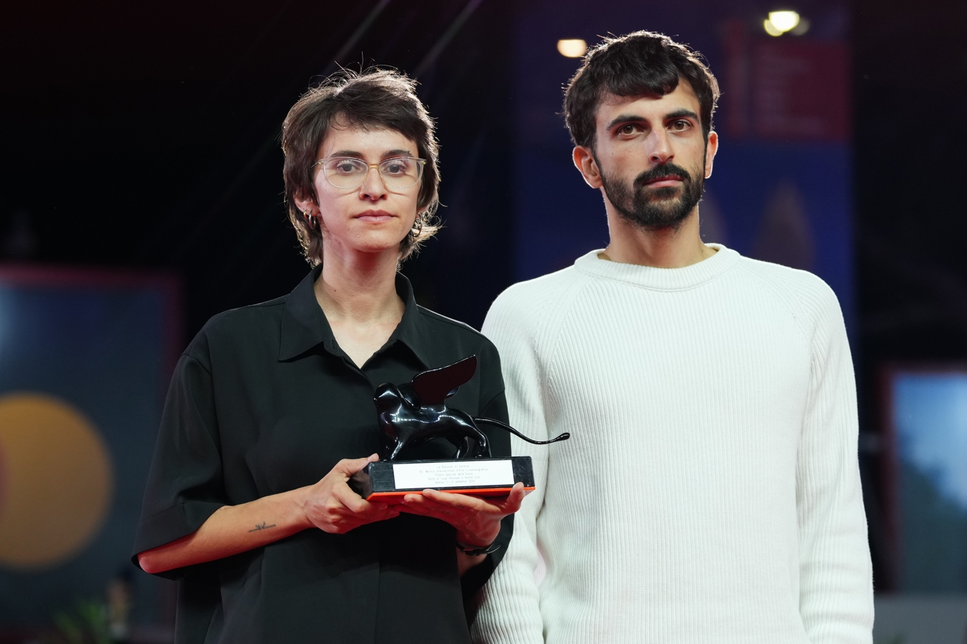 Rachel Szor och Yuval Abraham möttes av stående ovationer i Venedig för sin dokumentärfilm ”Naza”. Foto: Scott A Garfitt /AP/TT