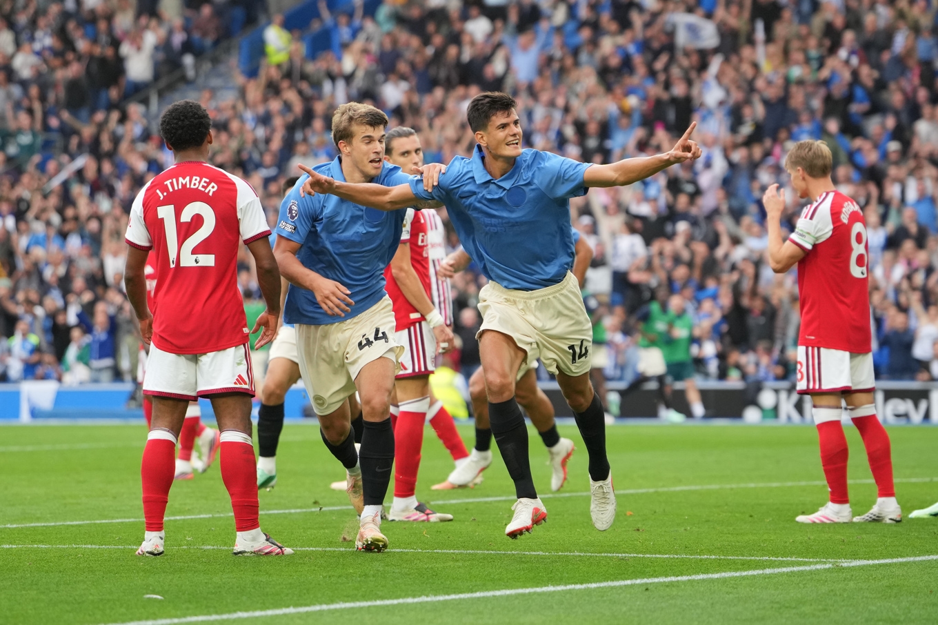 Chema Andres jublar efter målet mot Arsenal. Foto: Kin Cheung /AP/TT