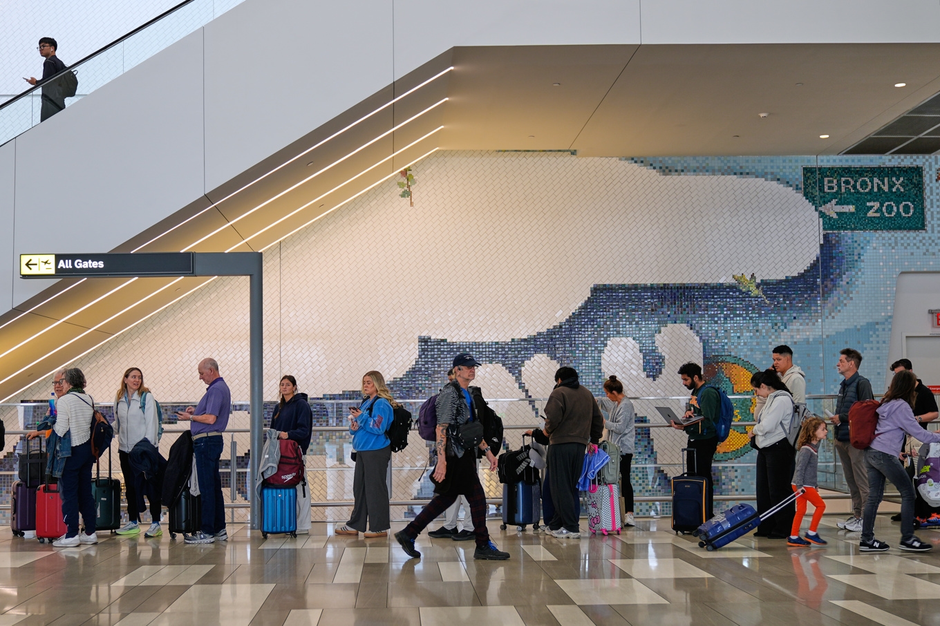 Måndagens flygstörningar i nordöstra USA drabbade bland annat resenärer på LaGuardia-flygplatsen. Arkivbild. Foto: Seth Wenig/AP/TT
